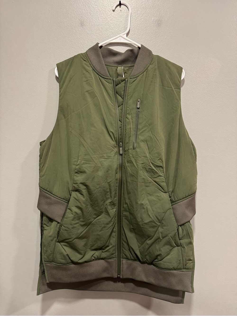 Lululemon Long Insulated Bomber Vest in Medium Olive Size 8